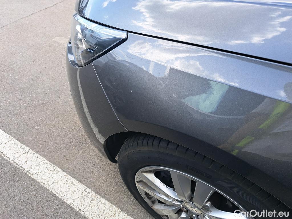  Peugeot  308  Active Pack 1.5 HDi 100CV MT6 E6dT #9