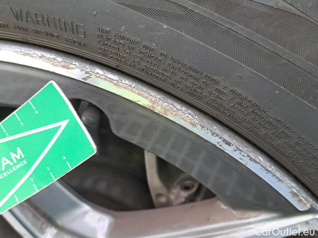  Mercedes  C-Klasse MERCEDES-BENZ Clase C / 2018 / 4P / sedán C 220 d #4