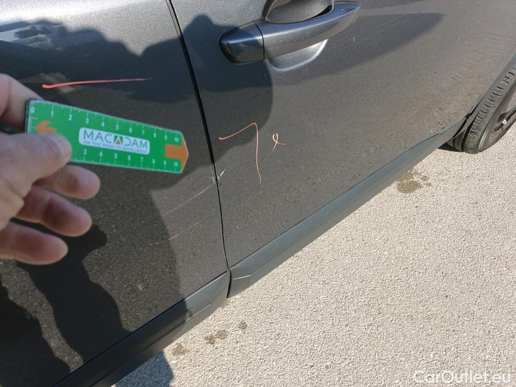  Peugeot  2008 PEUGEOT  / 2019 / 5P / todoterreno Active BlueHDI 81kW (110CV) #9
