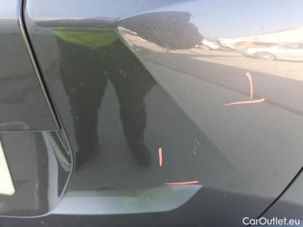  Peugeot  2008 PEUGEOT  / 2019 / 5P / todoterreno Active BlueHDI 81kW (110CV) #4