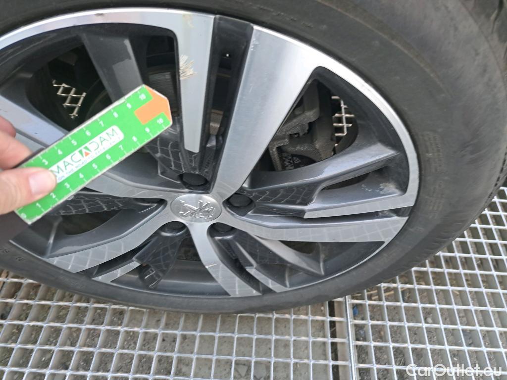  Peugeot  3008 PEUGEOT  Hybrid / 2020 / 5P / todoterreno 225 e-EAT8 Allure (AC2) #4