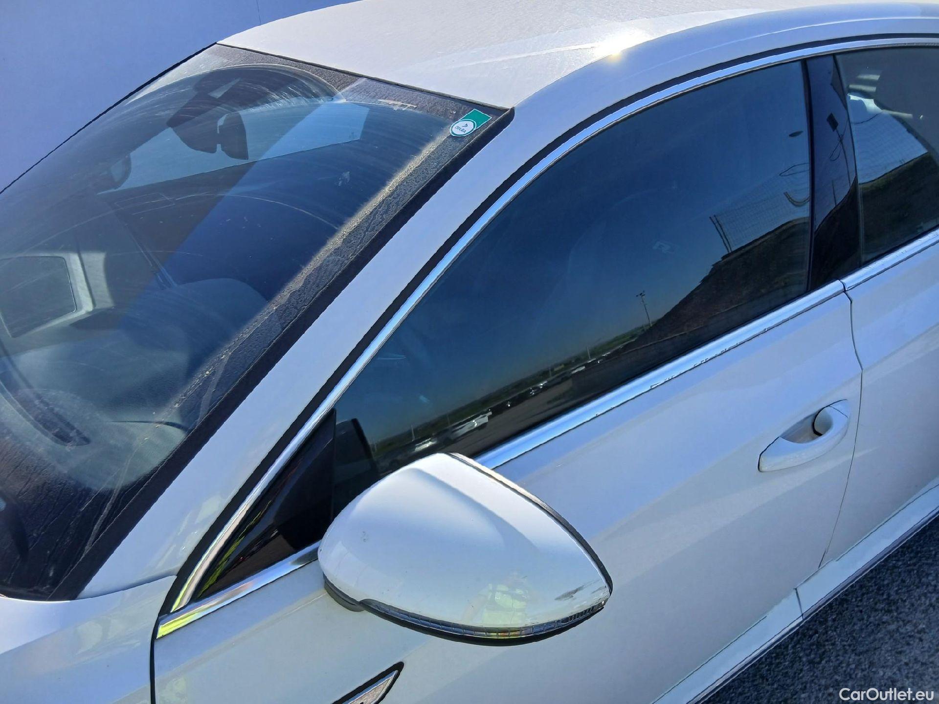  Volkswagen  Arteon VOLKSWAGEN  / 2017 / 5P / berlina con portón R-Line 2.0 TDI 110kW (150CV) DSG #16