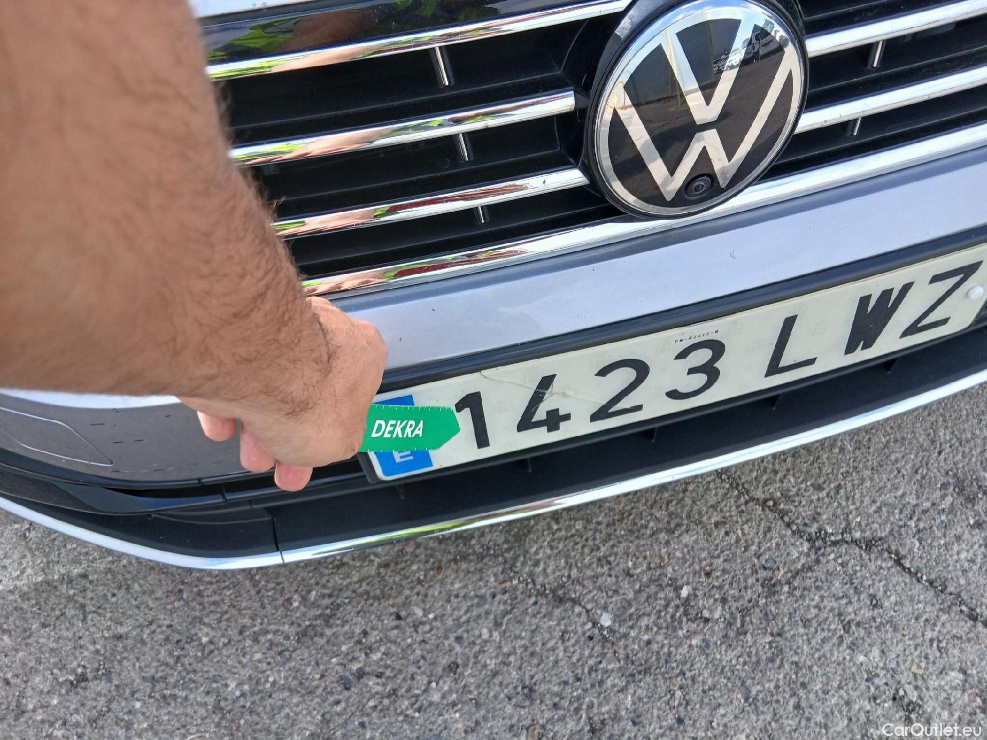  Volkswagen  Passat VOLKSWAGEN  / 2019 / 5P / familiar Variant R-Line 2.0 TDI 147kW (200CV) DSG #6