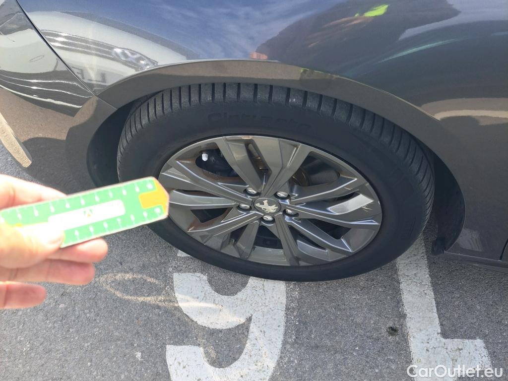  Peugeot  508 PEUGEOT  / 2018 / 5P / berlina con portón 5P Business Line BlueHDi 130 EAT8 (AC) #18
