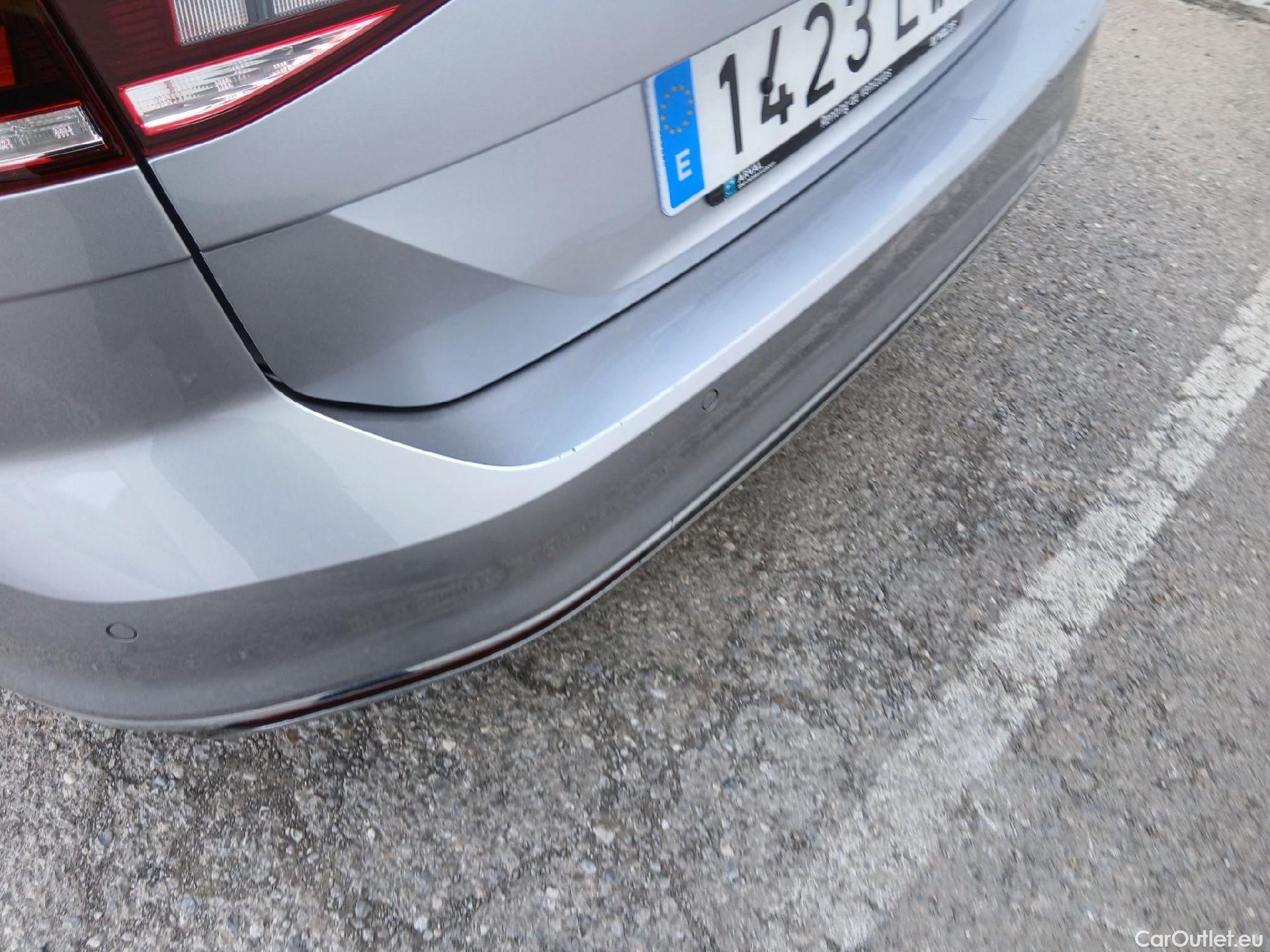  Volkswagen  Passat VOLKSWAGEN  / 2019 / 5P / familiar Variant R-Line 2.0 TDI 147kW (200CV) DSG #14