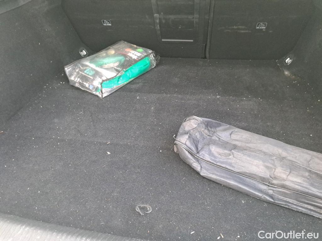  Peugeot  508 PEUGEOT  / 2018 / 5P / berlina con portón 5P Allure Pack BlueHDi 130 S&S EAT8 #28