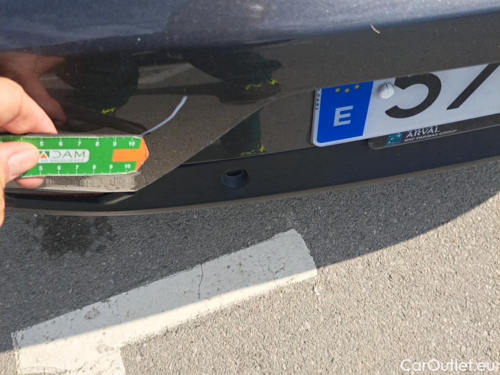  Peugeot  508 PEUGEOT  / 2018 / 5P / berlina con portón 5P Business Line BlueHDi 130 EAT8 (AC) #24