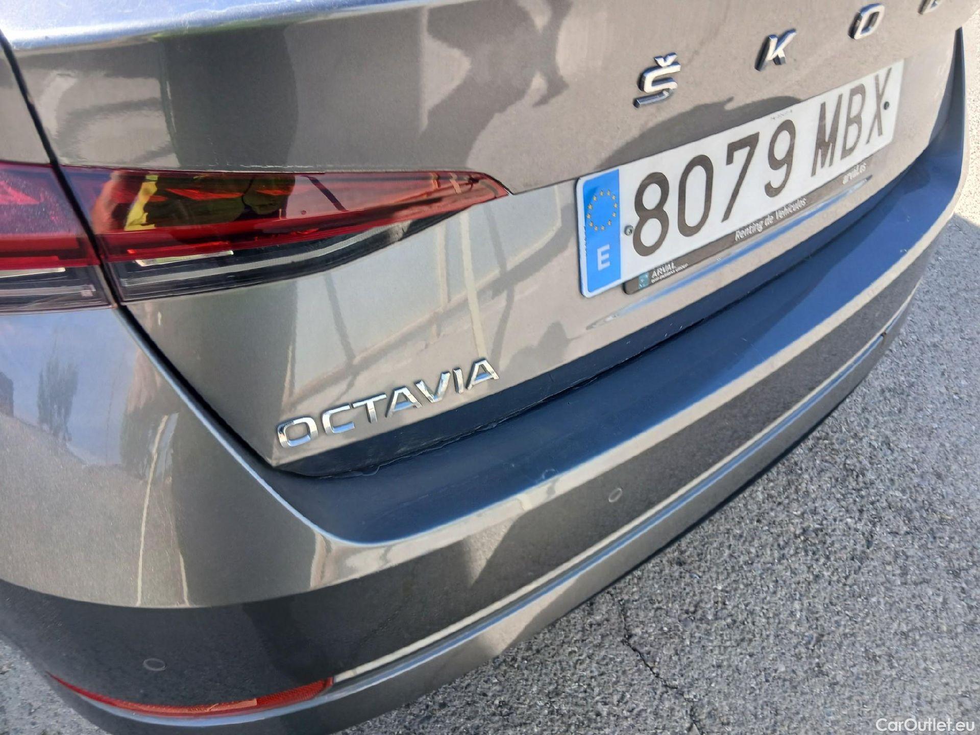  Skoda  Octavia SKODA  / 2020 / 5P / berlina con portón 2.0 TDI 85kW (115CV) DSG Ambition #26