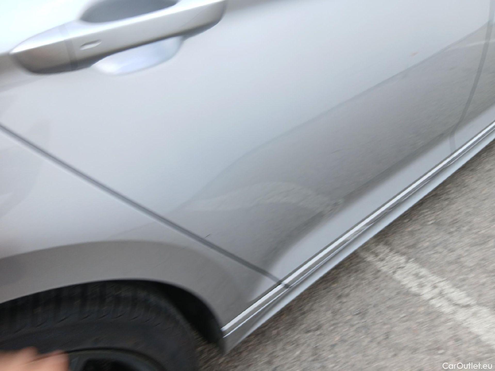  Volkswagen  Passat VOLKSWAGEN  / 2019 / 5P / familiar Variant R-Line 2.0 TDI 147kW (200CV) DSG #19