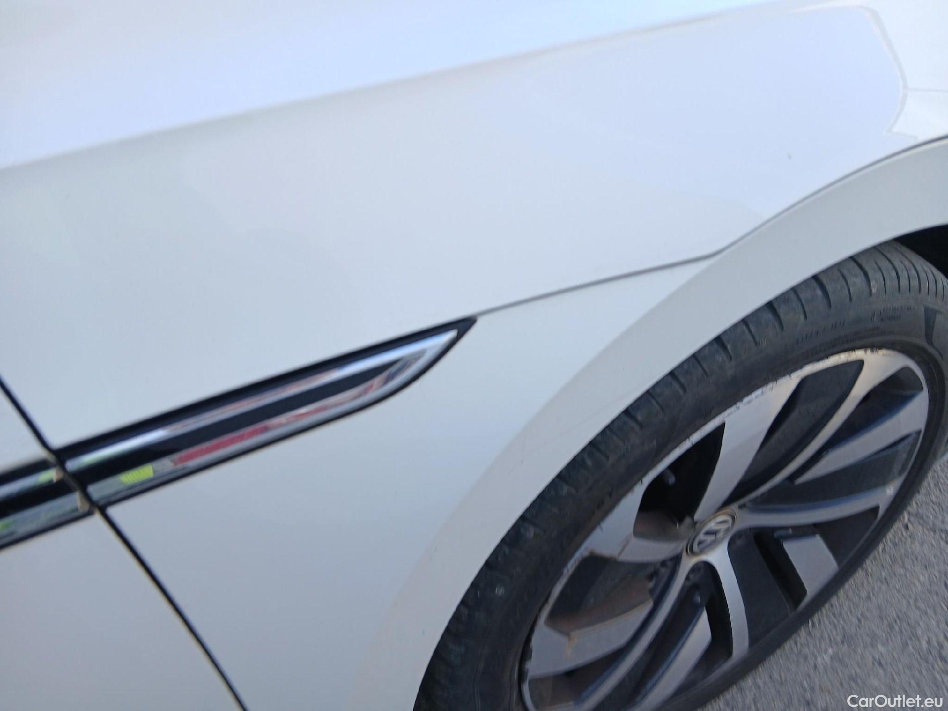  Volkswagen  Arteon VOLKSWAGEN  / 2017 / 5P / berlina con portón R-Line 2.0 TDI 110kW (150CV) DSG #46