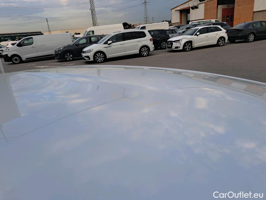  Peugeot  508 PEUGEOT  / 2018 / 5P / berlina con portón 5P Allure Pack BlueHDi 130 S&S EAT8 #1