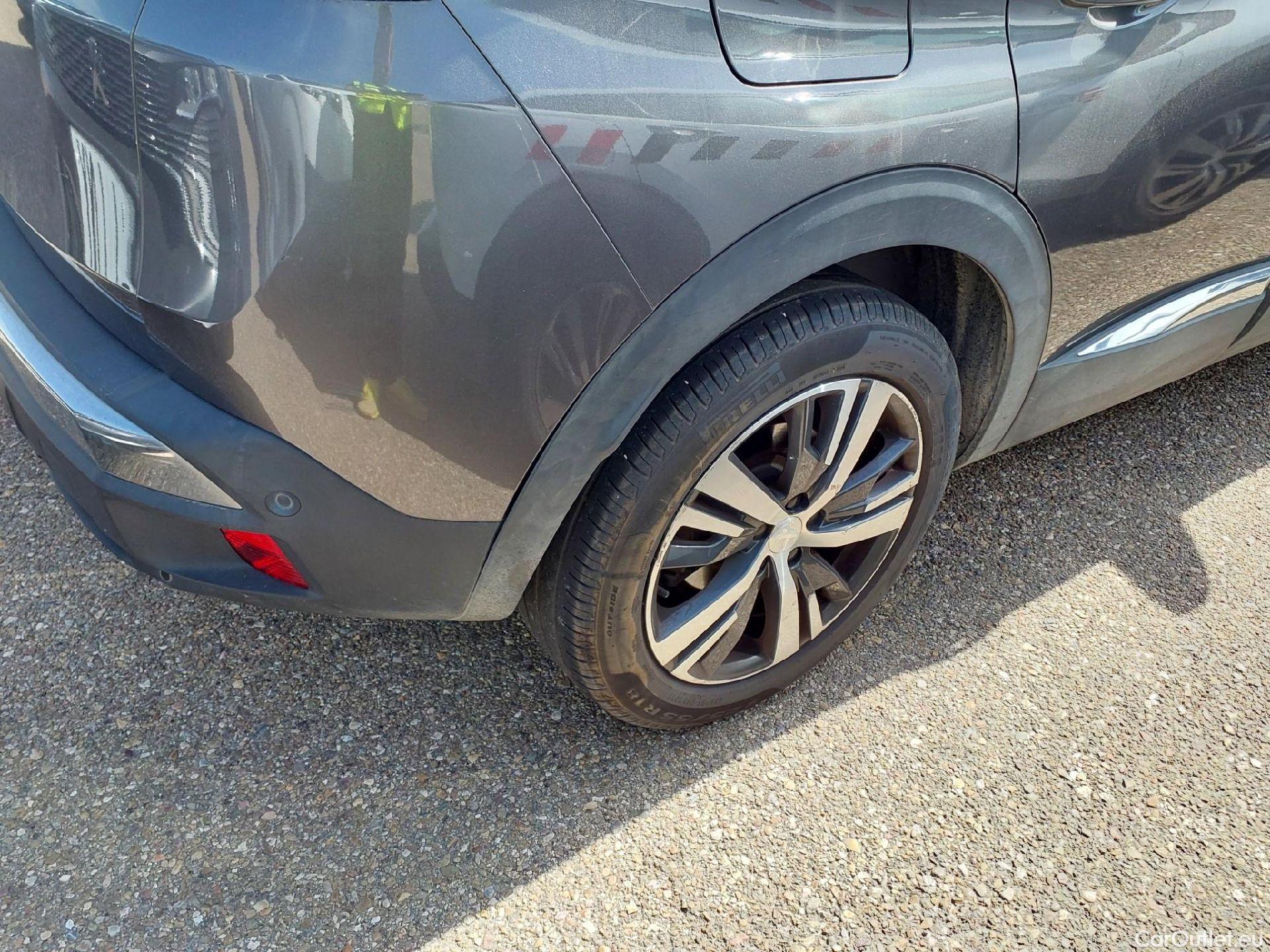  Peugeot  3008 PEUGEOT  / 2020 / 5P / todoterreno 1.5 BlueHDi 96kW (130CV) S&S Allure EAT8 #19
