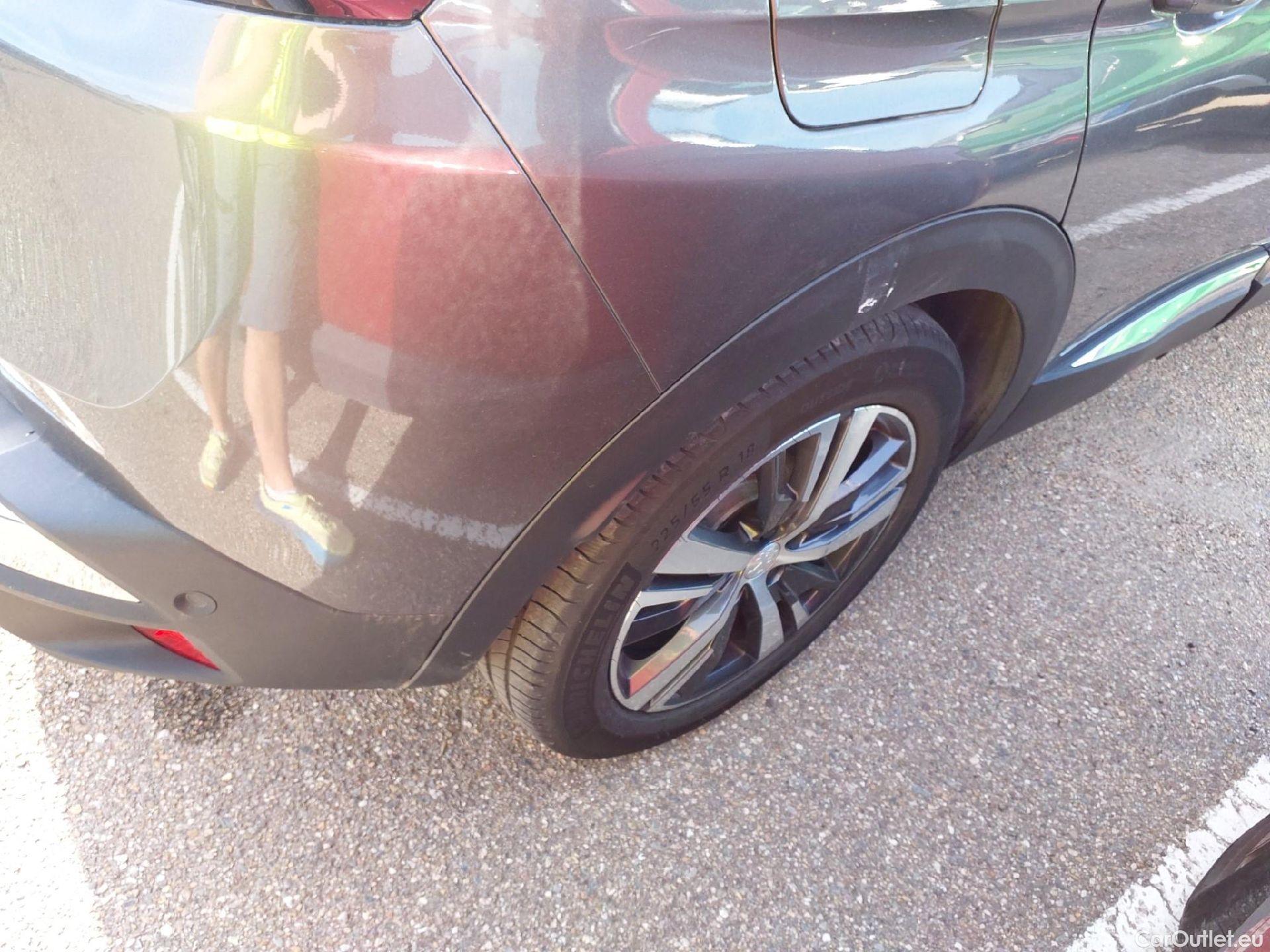  Peugeot  3008 PEUGEOT  Hybrid / 2020 / 5P / todoterreno 225 e-EAT8 Allure #15