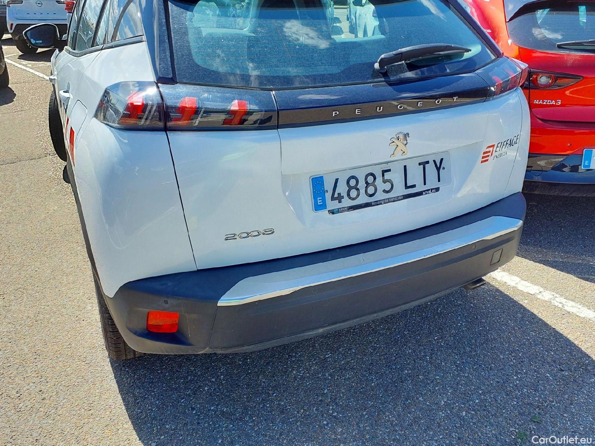  Peugeot  2008 PEUGEOT  / 2019 / 5P / todoterreno Active BlueHDI 81kW (110CV) #17