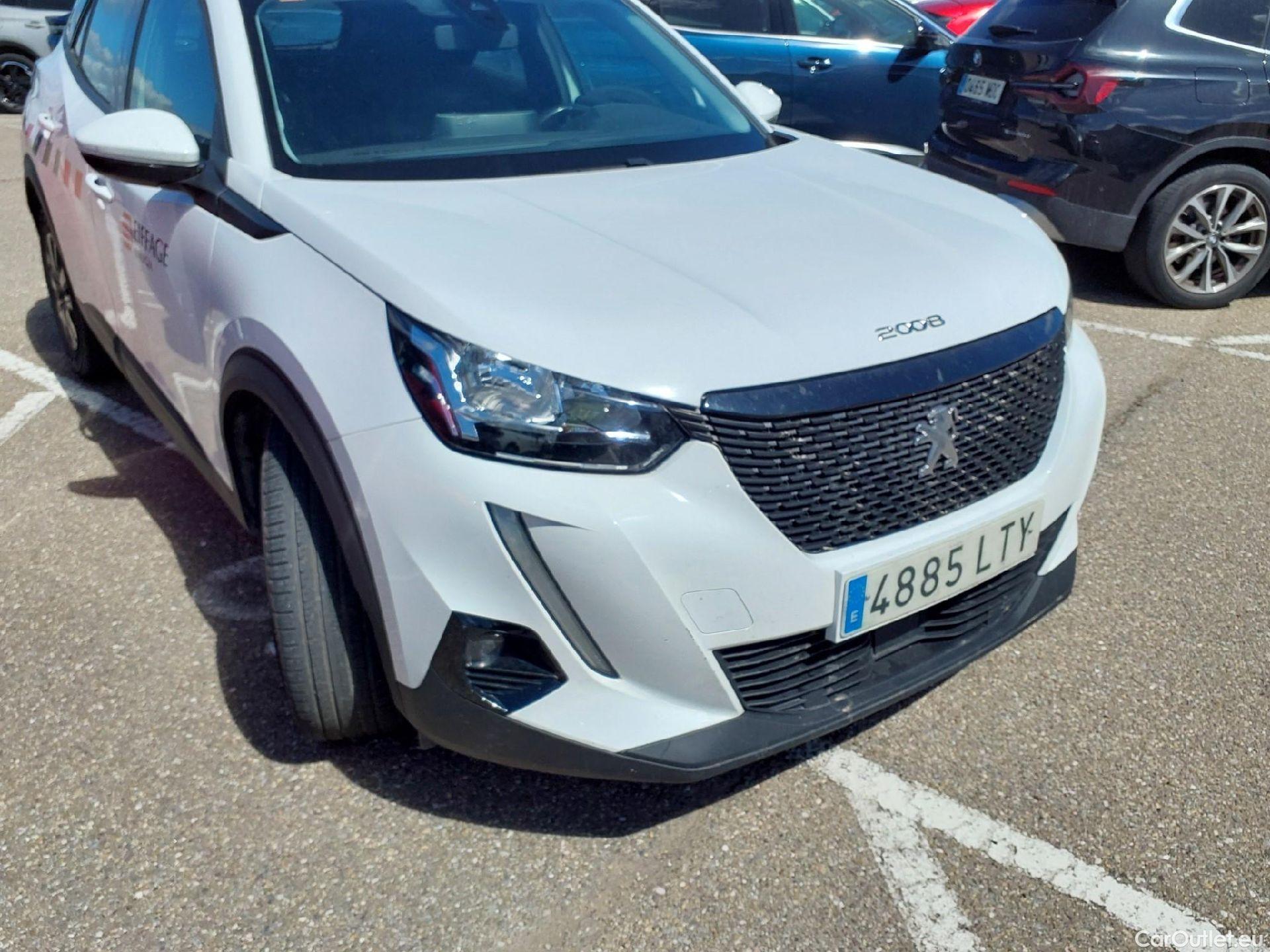  Peugeot  2008 PEUGEOT  / 2019 / 5P / todoterreno Active BlueHDI 81kW (110CV) #23