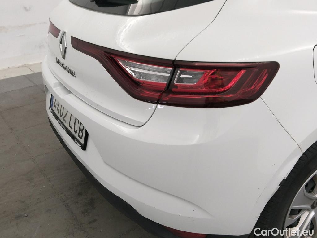  Renault  Megane RENAULT Mégane / 2015 / 5P / berlina con portón Life Blue dCi 70kW (95CV) #21