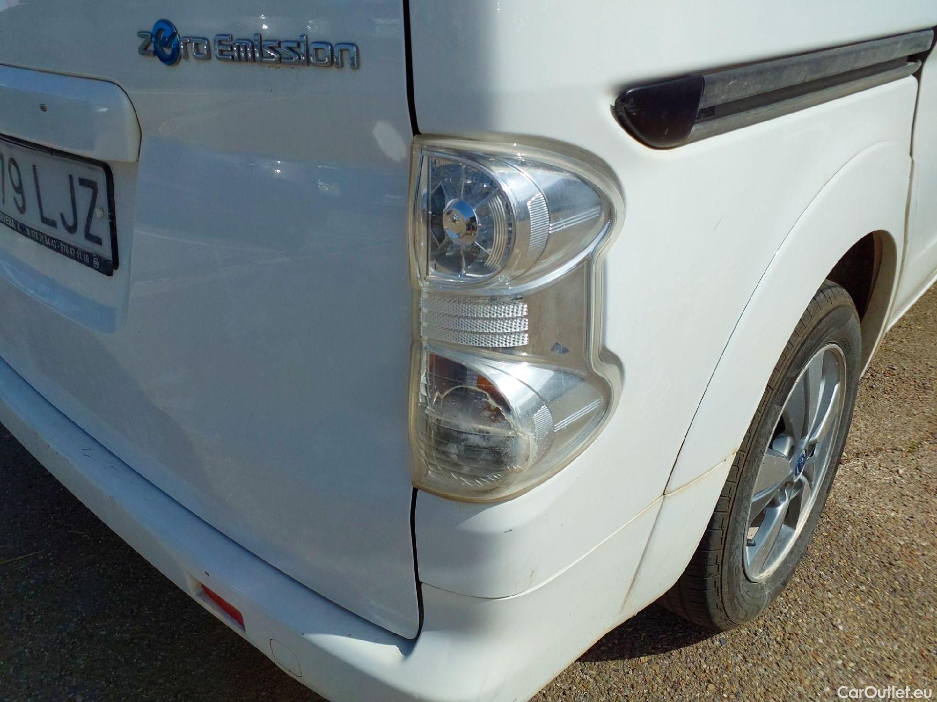  Nissan  NV200 NISSAN e- EVALIA / 2011 / 5P / monovolumen compacto 7 40 kWh Navegador #10