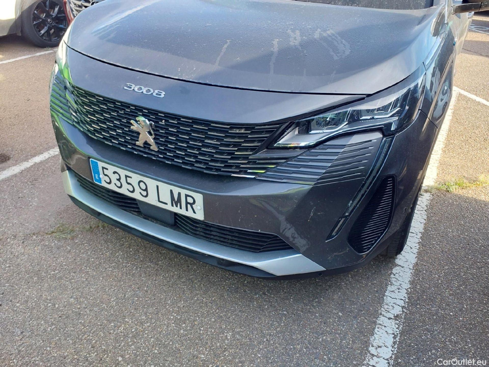  Peugeot  3008 PEUGEOT  Hybrid / 2020 / 5P / todoterreno 225 e-EAT8 Allure #24