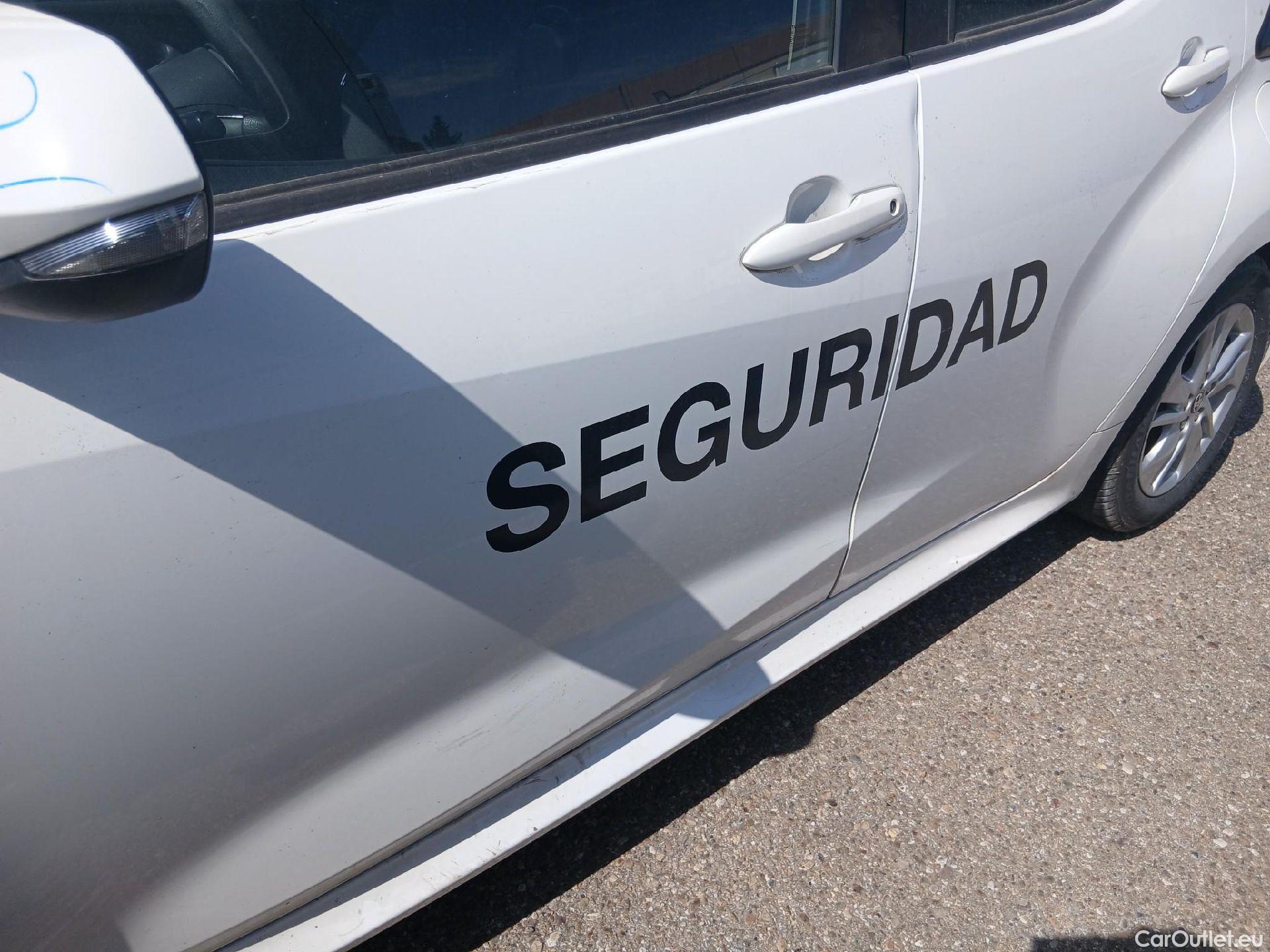  Toyota  Yaris TOYOTA  / 2017 / 5P / berlina con portón 1.5 100H Active #22