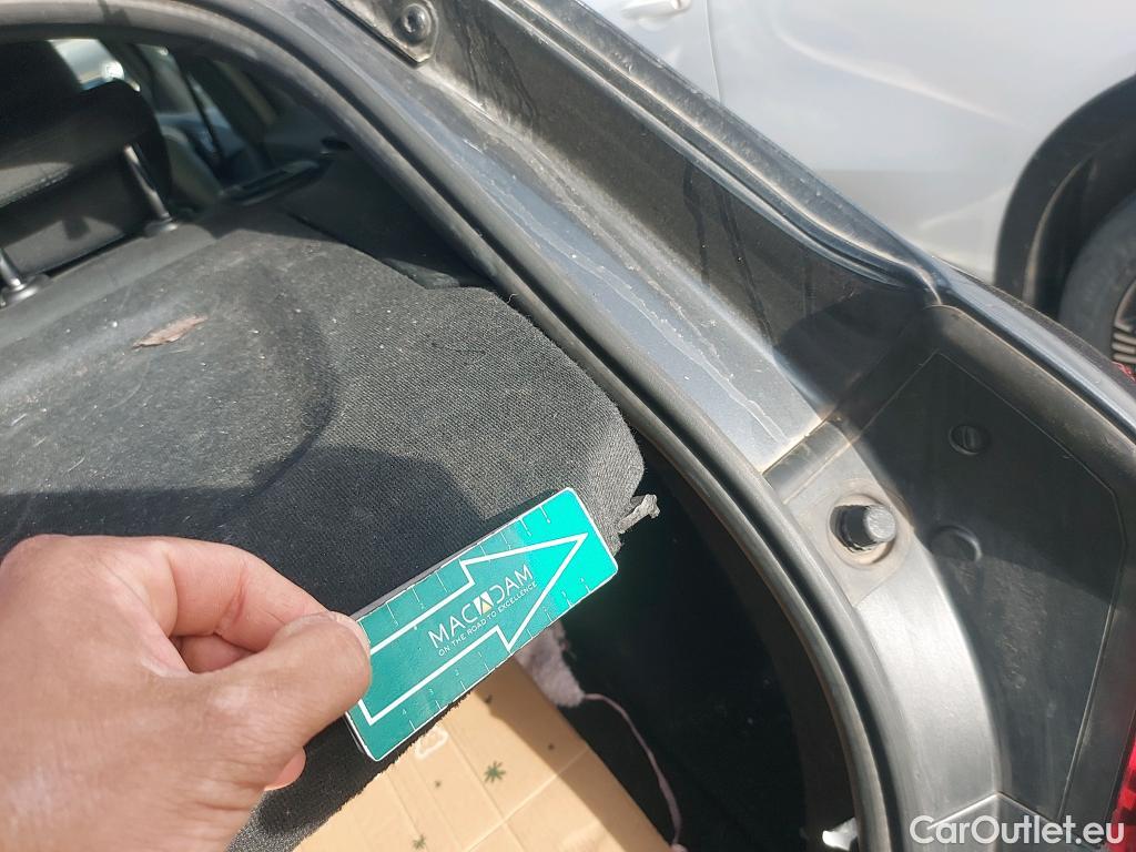  Bmw  Serie 1 BMW  / 2019 / 5P / berlina con portón 118i #4