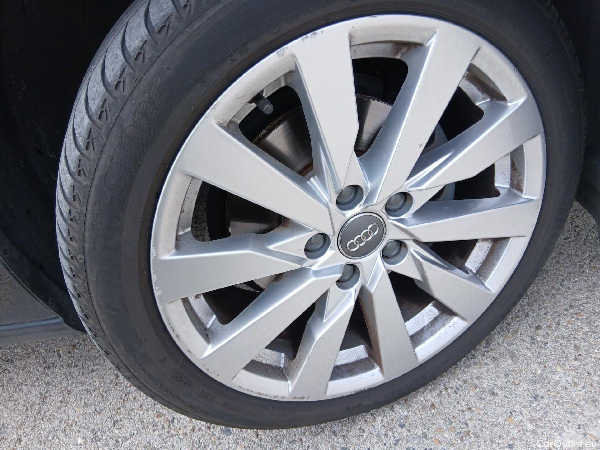  Audi  A3 AUDI  / 2016 / 4P / sedán Sedan Design 35 TFSI 110kW S tronic #30