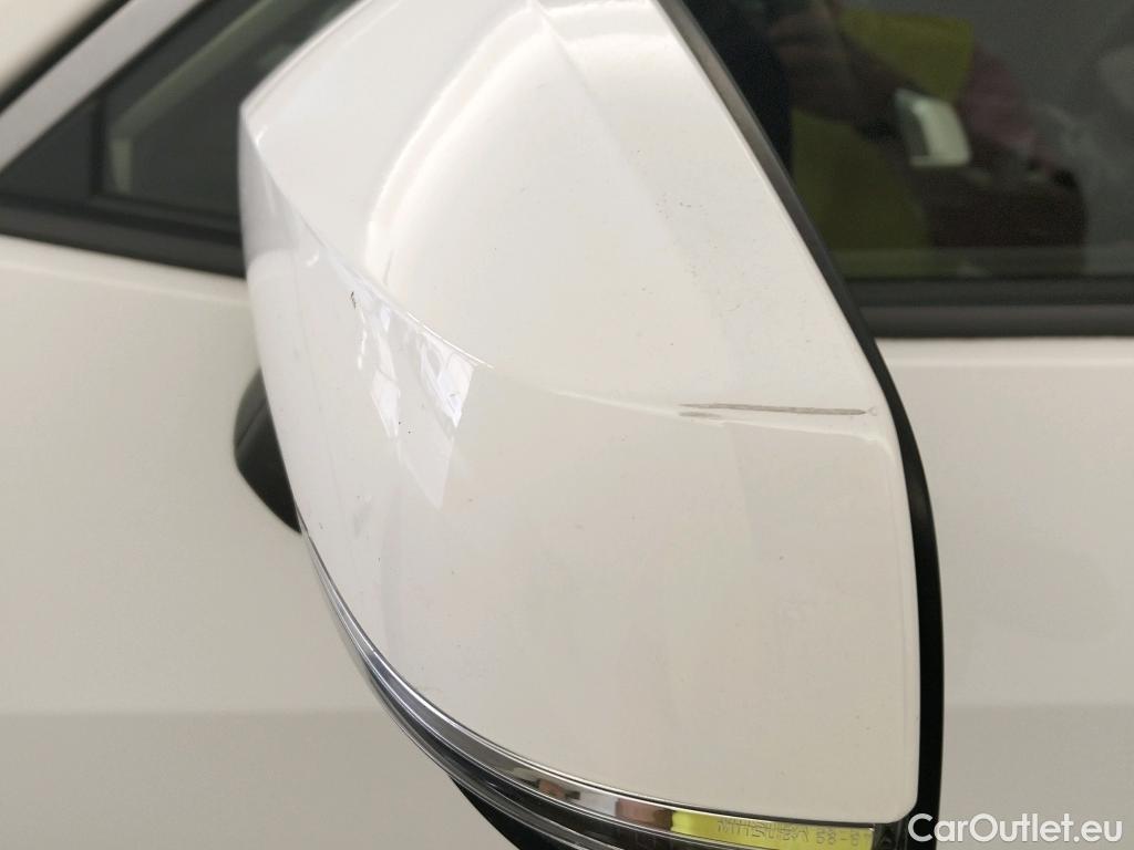  Toyota  RAV4 TOYOTA  / 2018 / 5P / todoterreno 2.5l 220H Advance 4WD #25
