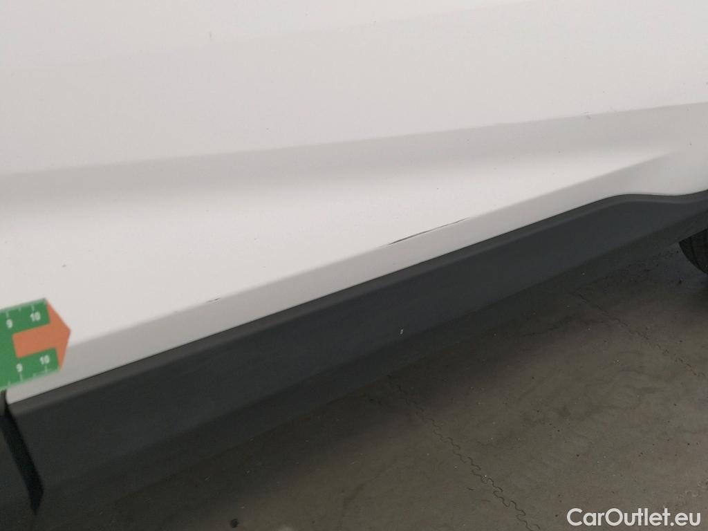  Toyota  RAV4 TOYOTA  / 2018 / 5P / todoterreno 2.5l 220H Advance #4