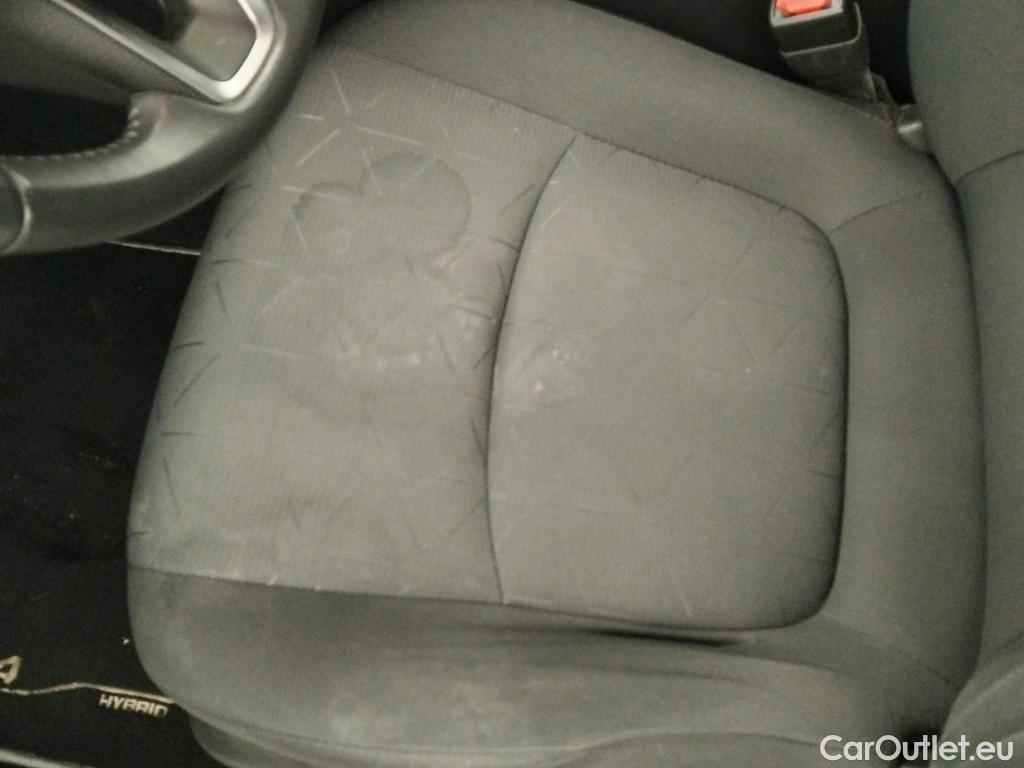  Toyota  RAV4 TOYOTA  / 2018 / 5P / todoterreno 2.5l 220H Advance 4WD #5