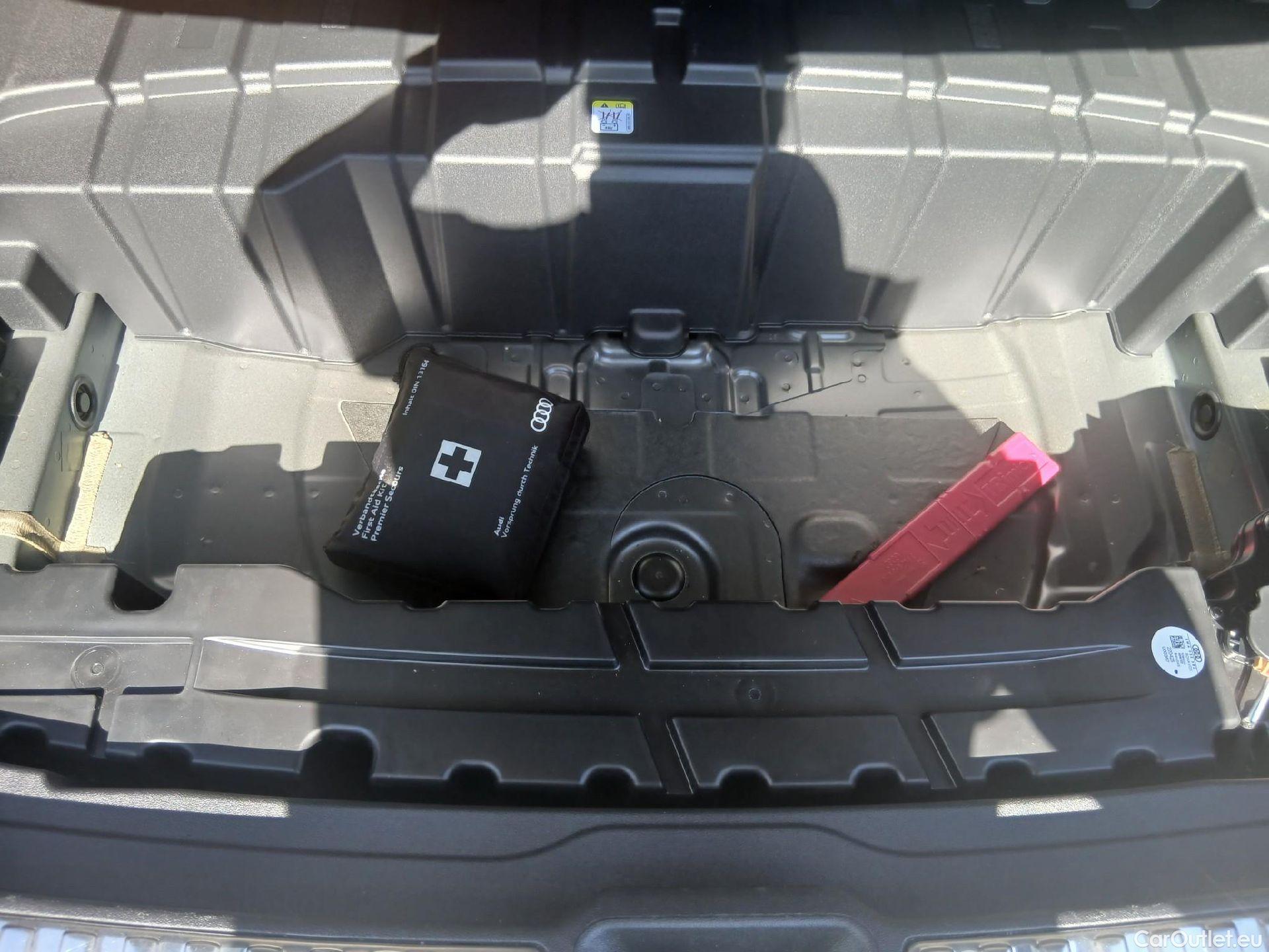 Audi  Q5 AUDI  / 2024 / 5P / todoterreno S line TDI quattro 150kW S tronic #9