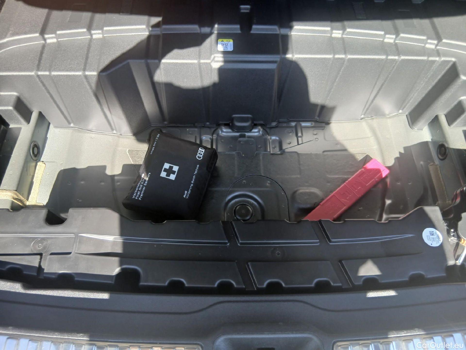  Audi  Q5 AUDI  / 2024 / 5P / todoterreno S line TDI quattro 150kW S tronic #10