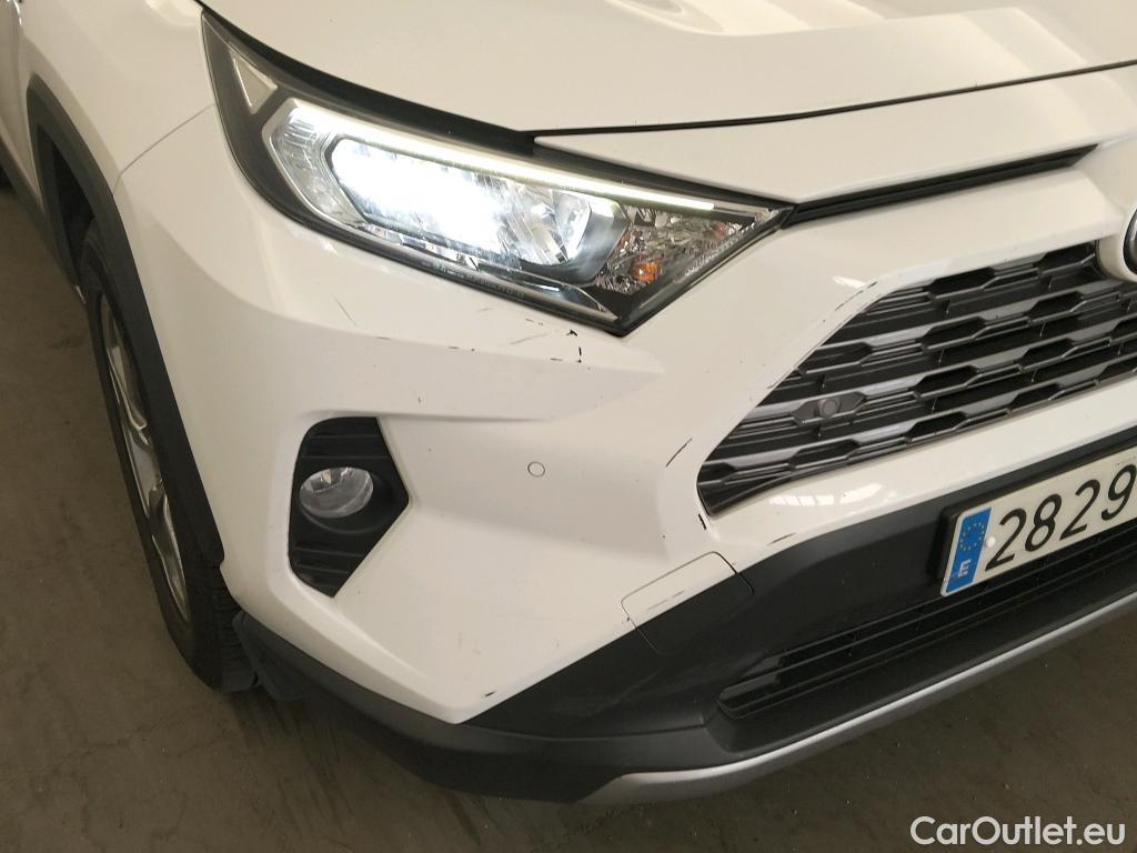 Toyota  RAV4 TOYOTA  / 2018 / 5P / todoterreno 2.5l 220H Advance 4WD #9