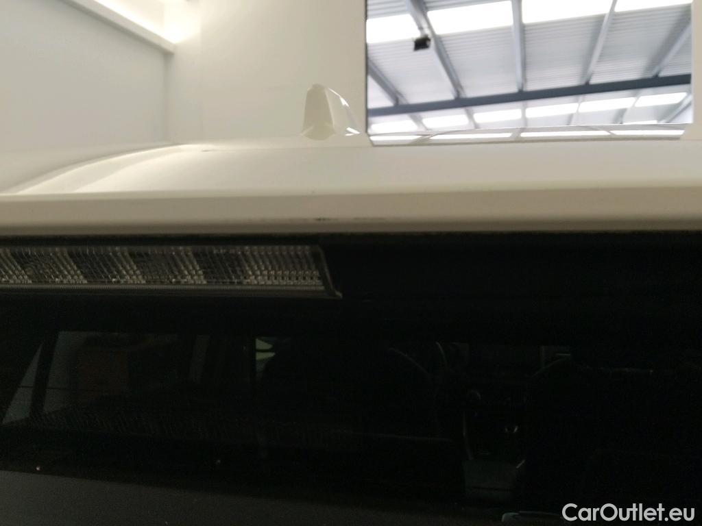  Toyota  RAV4 TOYOTA  / 2018 / 5P / todoterreno 2.5l 220H Advance 4WD #15