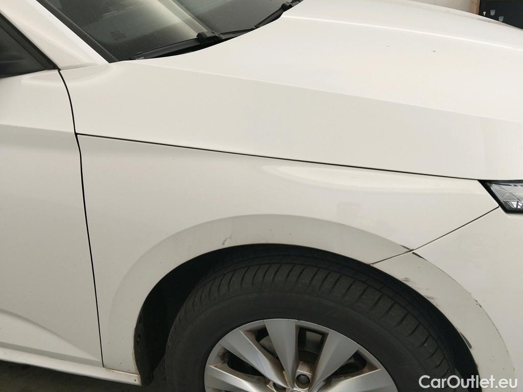  Skoda  KAMIQ SKODA  1.0 TSI 81kW (110CV) DSG Ambition (CX) #17