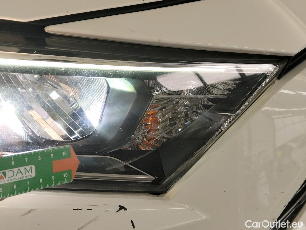  Toyota  RAV4 TOYOTA  / 2018 / 5P / todoterreno 2.5l 220H Advance 4WD #8