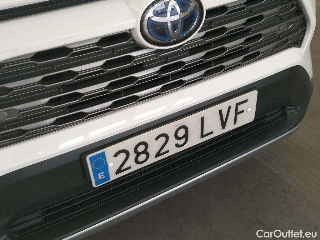  Toyota  RAV4 TOYOTA  / 2018 / 5P / todoterreno 2.5l 220H Advance 4WD #17