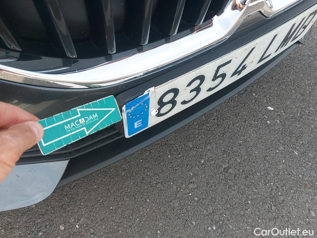  Bmw  Serie 1 BMW  / 2019 / 5P / berlina con portón 118i #45