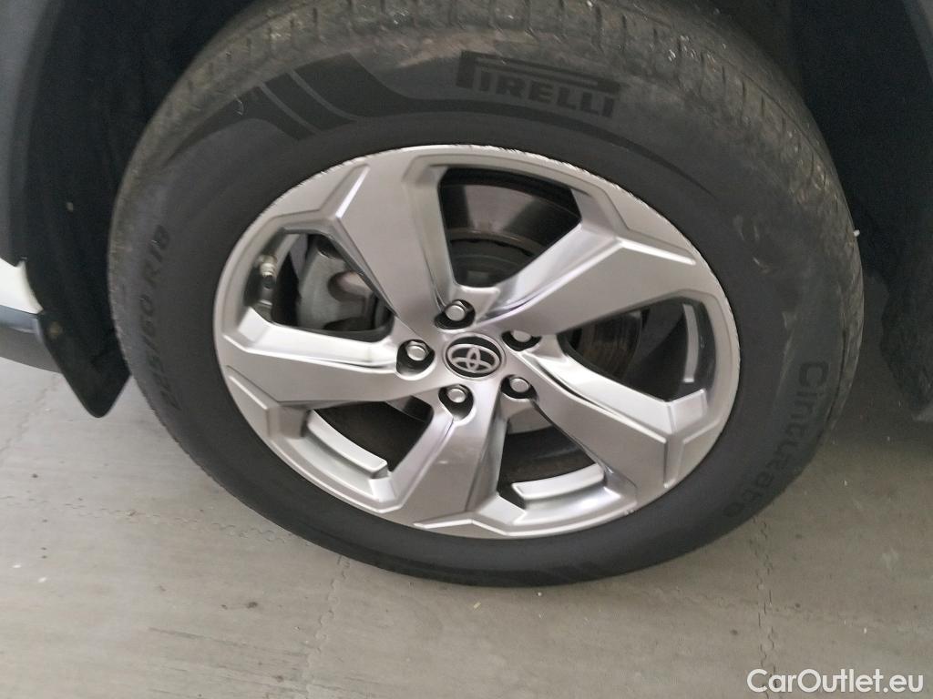  Toyota  RAV4 TOYOTA  / 2018 / 5P / todoterreno 2.5l 220H Advance #11