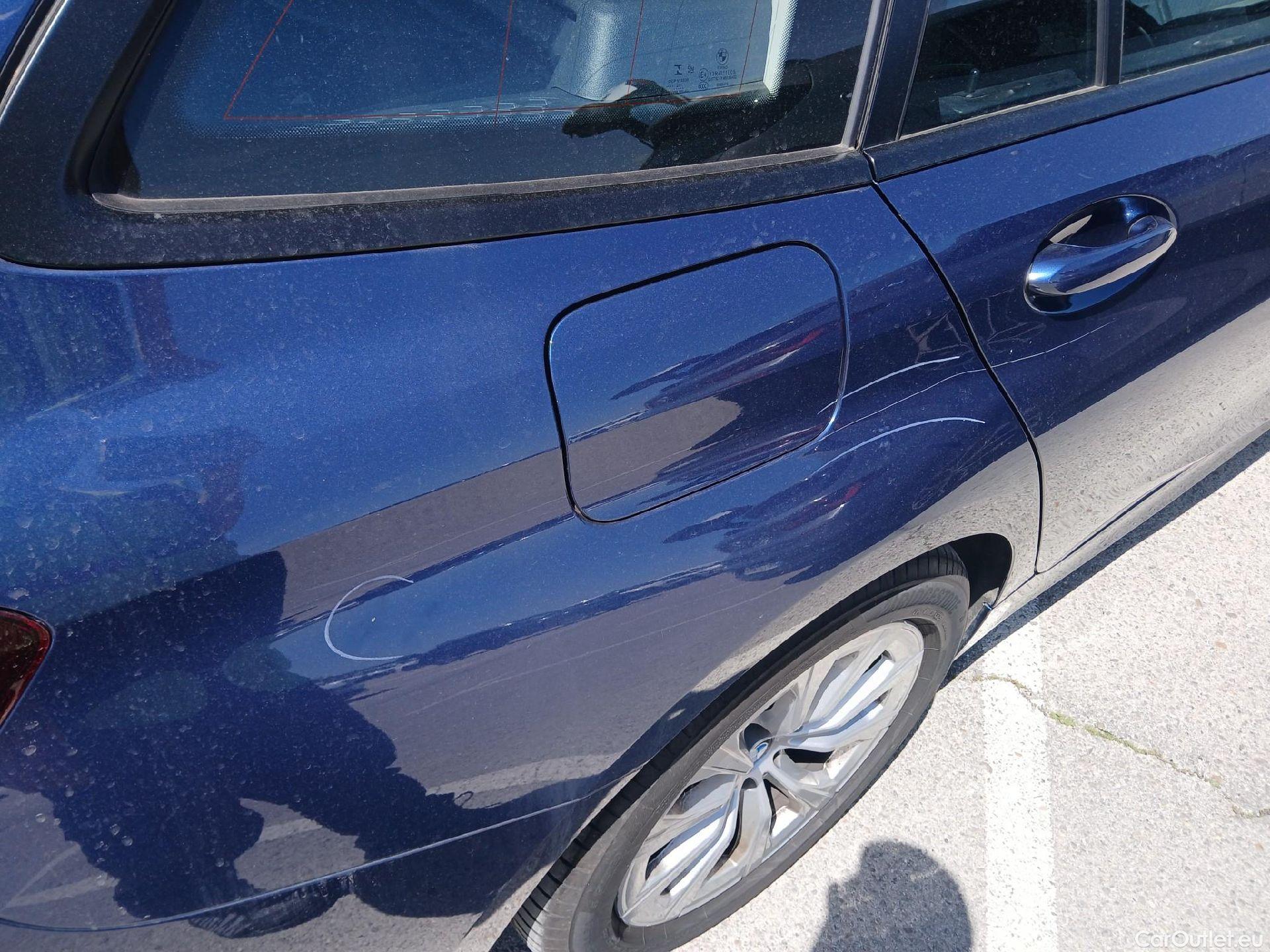  Bmw  Serie 3 BMW  / 2019 / 5P / familiar 318d Auto.Touring #28