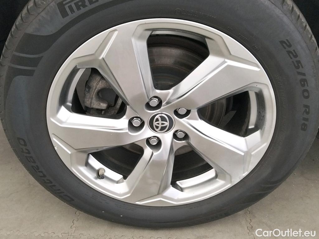  Toyota  RAV4 TOYOTA  / 2018 / 5P / todoterreno 2.5l 220H Advance #13