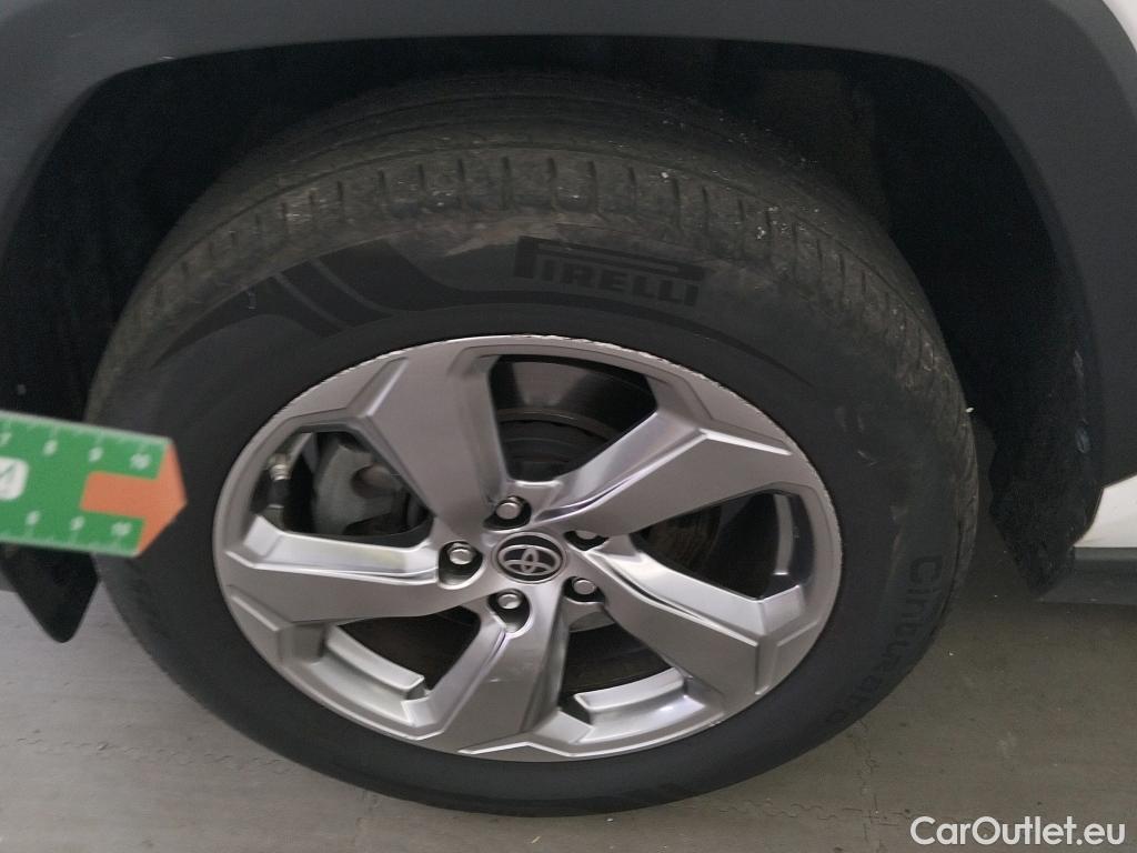  Toyota  RAV4 TOYOTA  / 2018 / 5P / todoterreno 2.5l 220H Advance #12