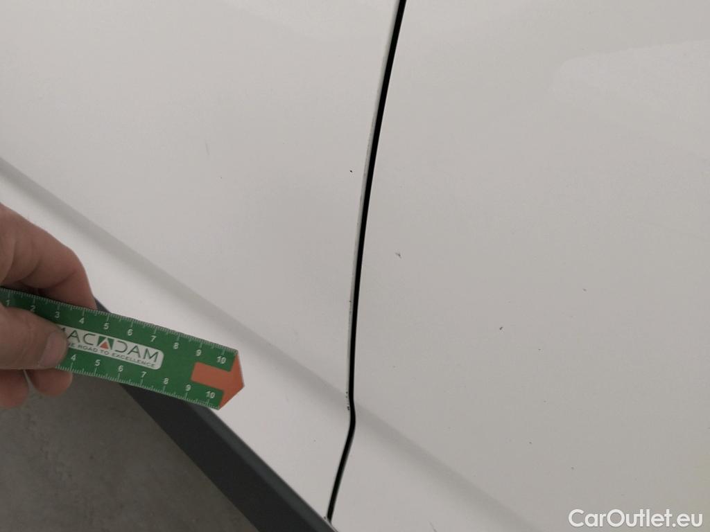  Toyota  RAV4 TOYOTA  / 2018 / 5P / todoterreno 2.5l 220H Advance #28