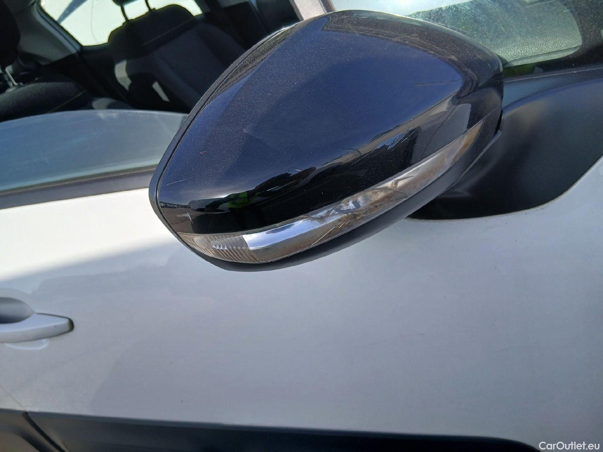  Citroen  C3 CITROEN  / 2020 / 5P / berlina con portón BlueHDi 75KW (100CV) S&S FEEL #49