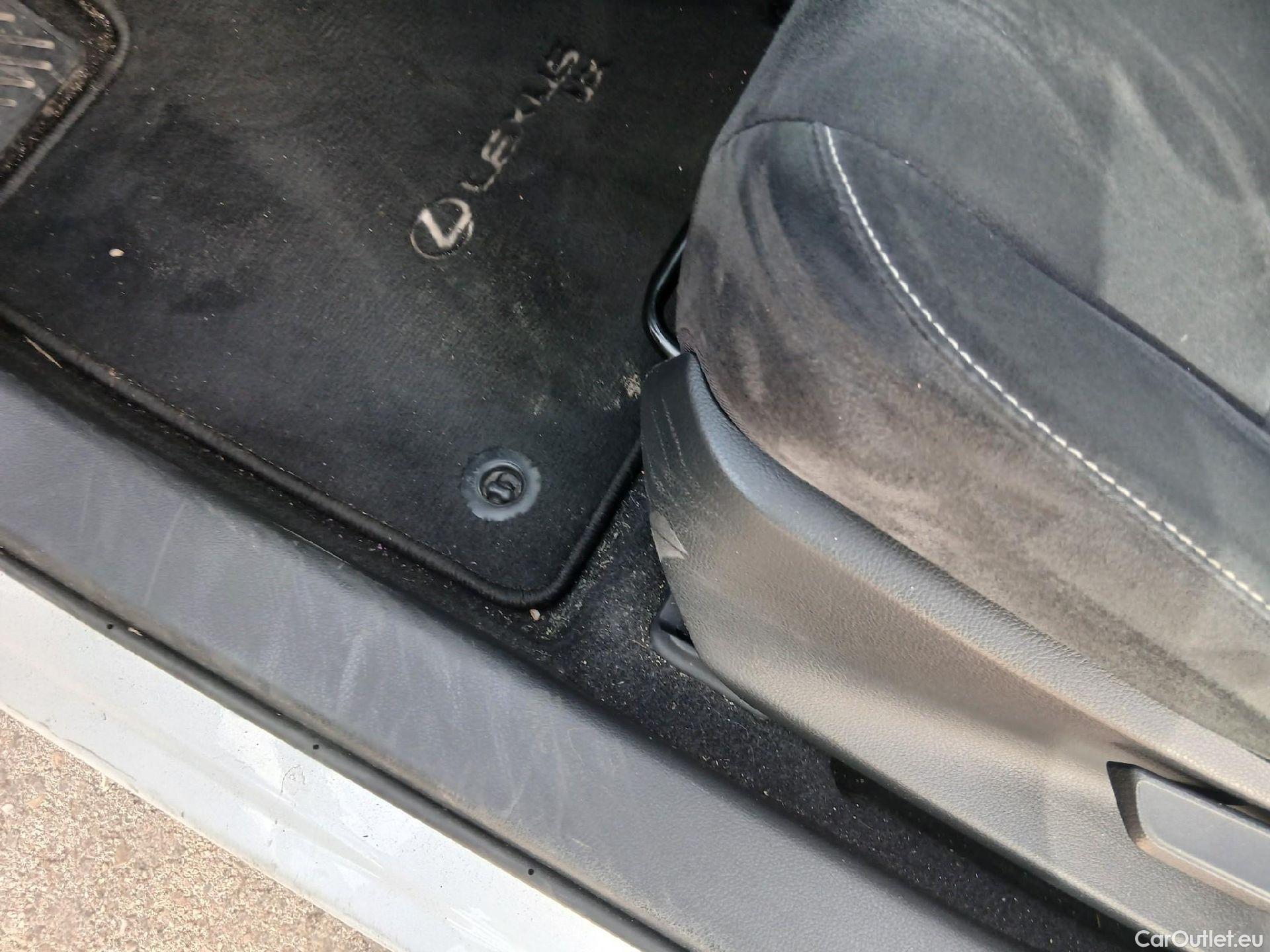  Lexus  UX LEXUS  / 2018 / 5P / todoterreno 2.0 250h Business #2