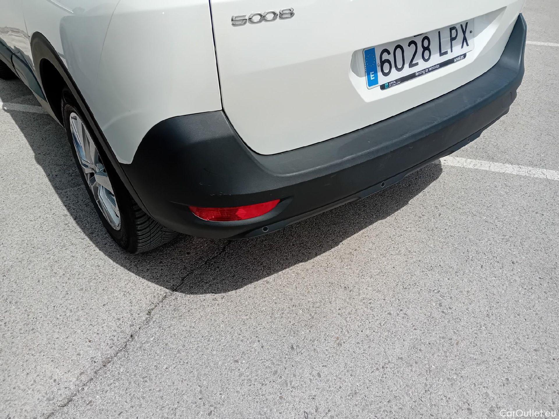  Peugeot  5008 PEUGEOT  / 2020 / 5P / todoterreno 1.2 PureTech 96KW S&S Active Pack EAT8 #14
