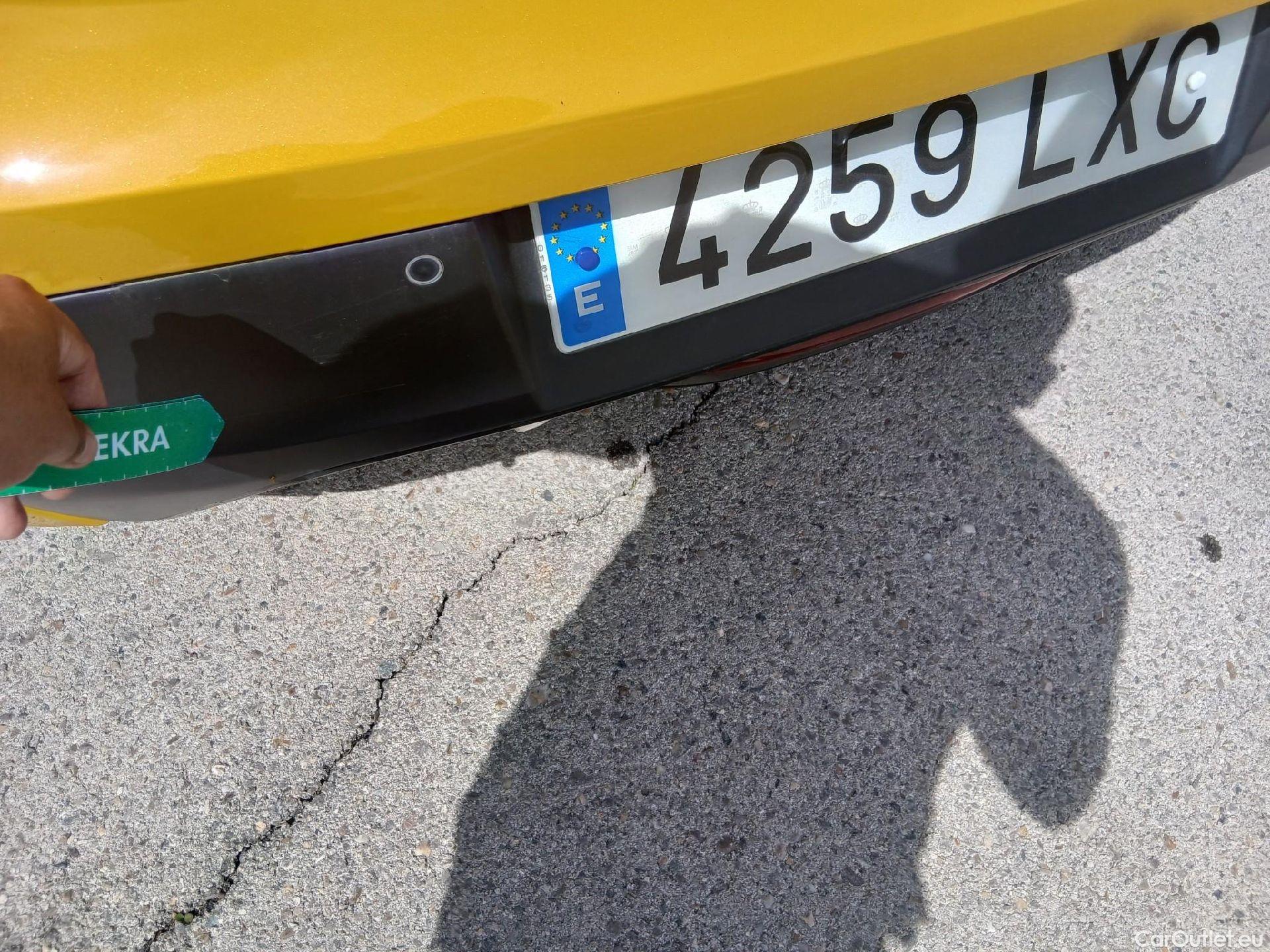  Peugeot  208 PEUGEOT e- / 2019 / 5P / berlina con portón Eléctrico Active Pack #26