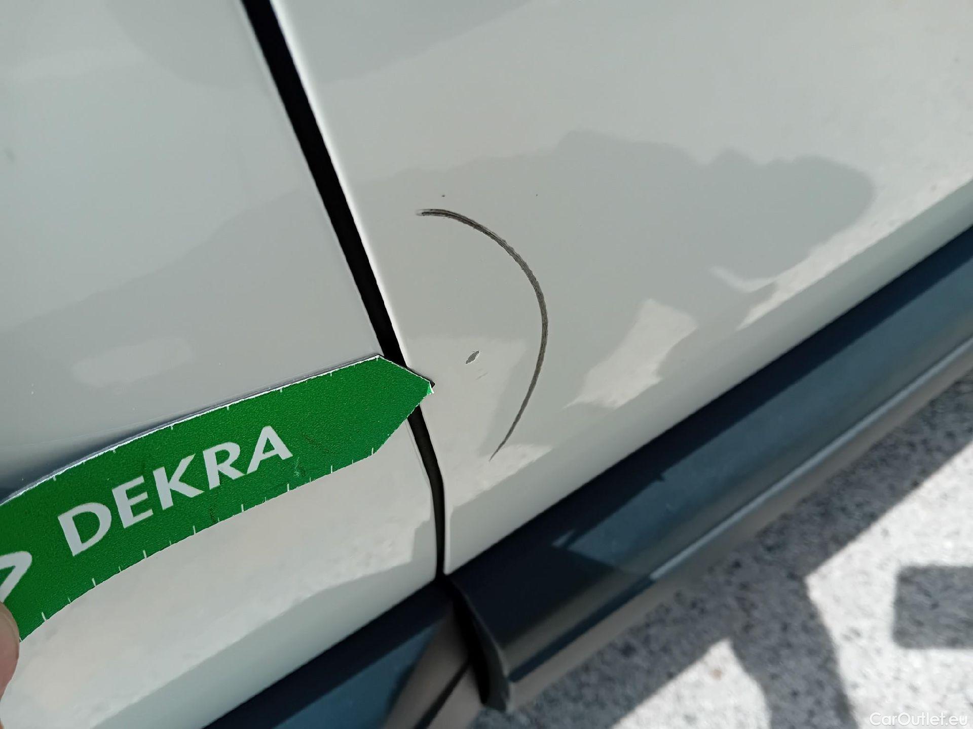  Peugeot  5008 PEUGEOT  / 2020 / 5P / todoterreno 1.2 PureTech 96KW S&S Active Pack EAT8 #20