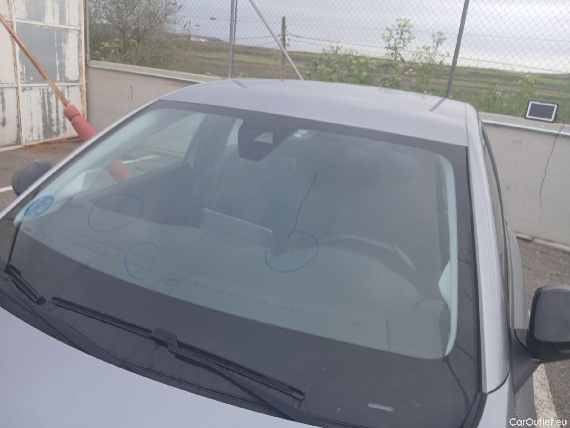  Peugeot  208 PEUGEOT e- / 2019 / 5P / berlina con portón Eléctrico Active Pack (AC2) #15