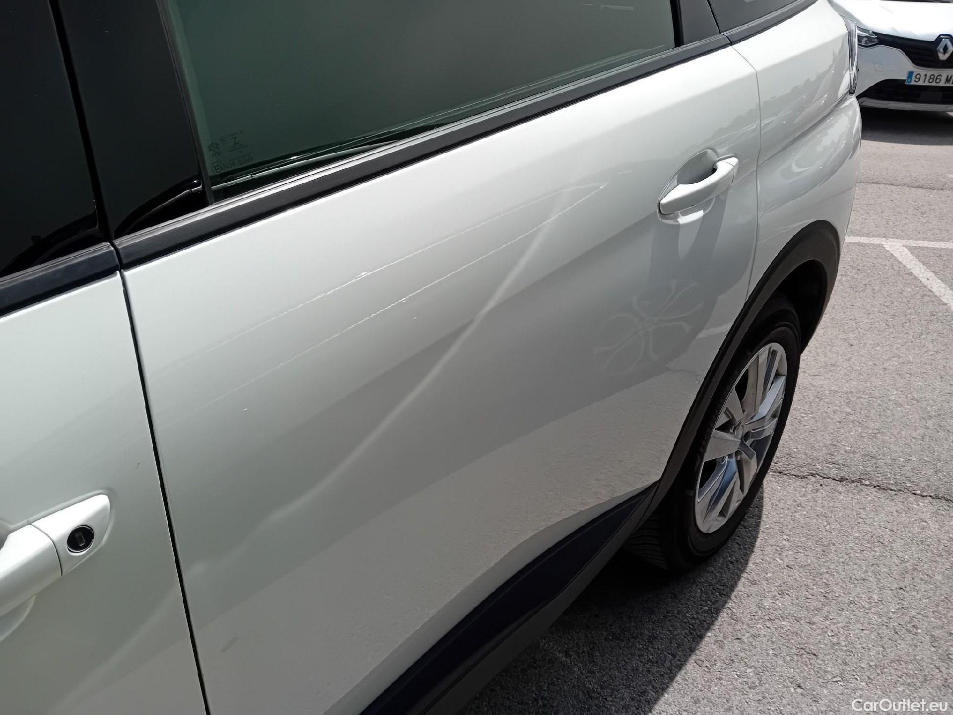  Peugeot  5008 PEUGEOT  / 2020 / 5P / todoterreno 1.2 PureTech 96KW S&S Active Pack EAT8 #10