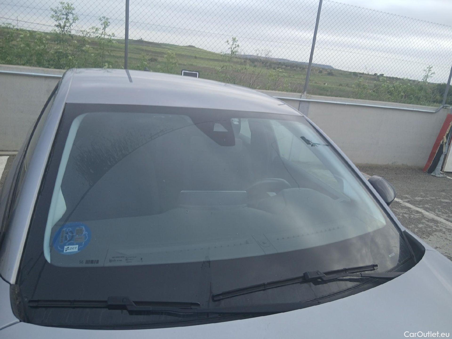  Peugeot  208 PEUGEOT e- / 2019 / 5P / berlina con portón Eléctrico Active Pack (AC2) #13