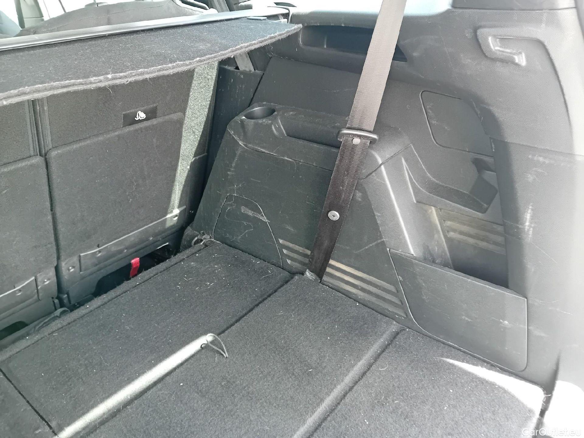  Peugeot  5008 PEUGEOT  / 2020 / 5P / todoterreno 1.2 PureTech 96KW S&S Active Pack EAT8 #21